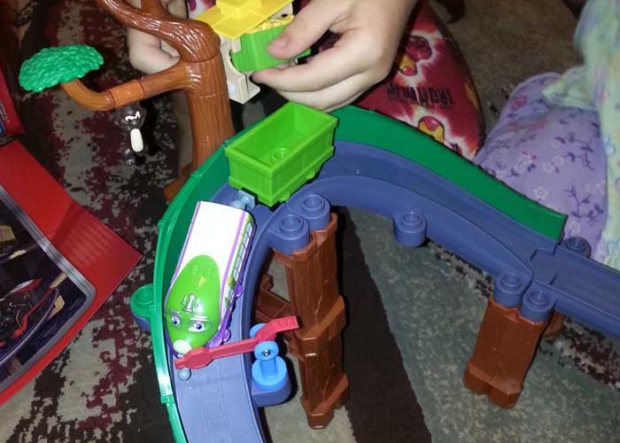 Chuggington“Explorer Koko” DVD and StackTrack Koko’s Safari Adventure Play Set Review