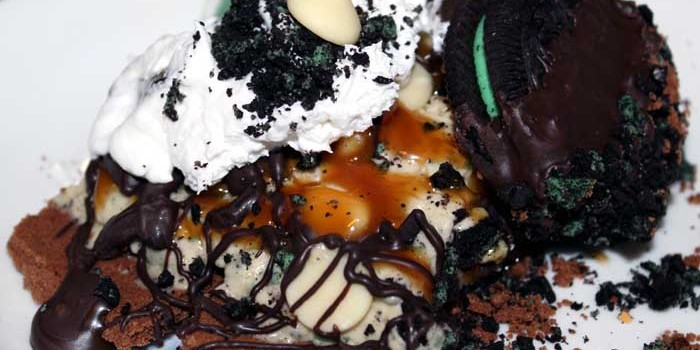 Mint Oreo and White Chocolate Pie