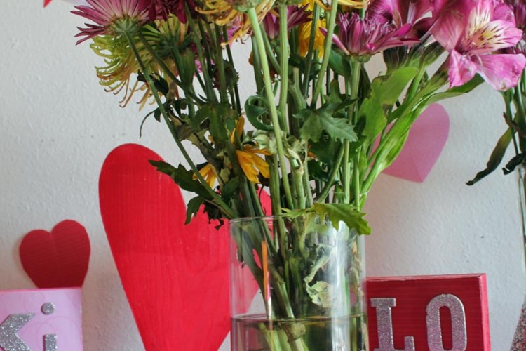 DIY Glitter Vases {tutorial and pictures}