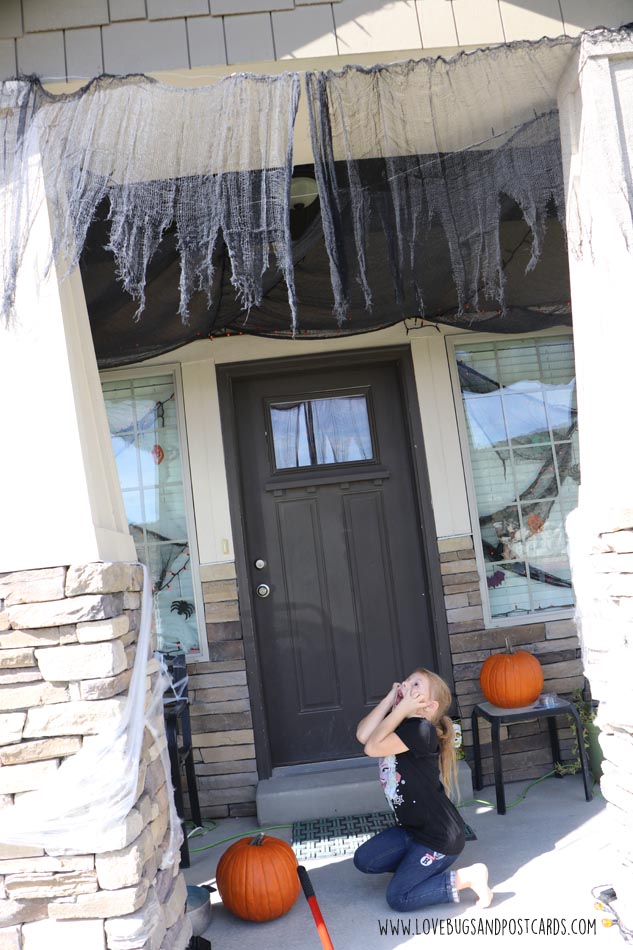DIY Spooky Front Porch Halloween Decorations