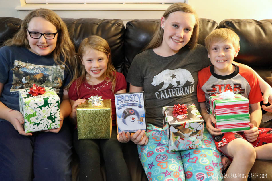 How to host the perfect Christmas family movie night