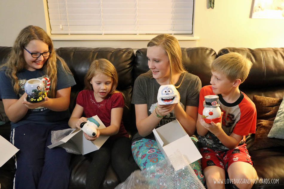 How to host the perfect Christmas family movie night