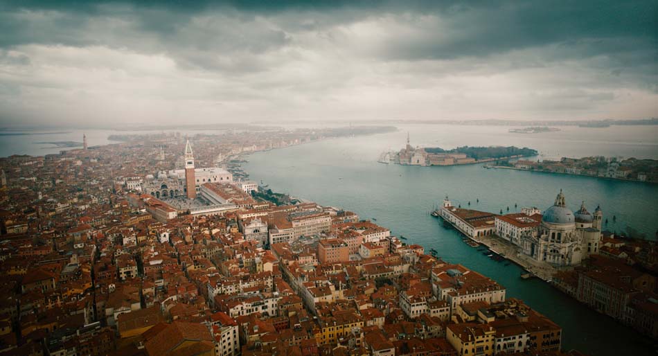 A Haunting in Venice Parents Guide