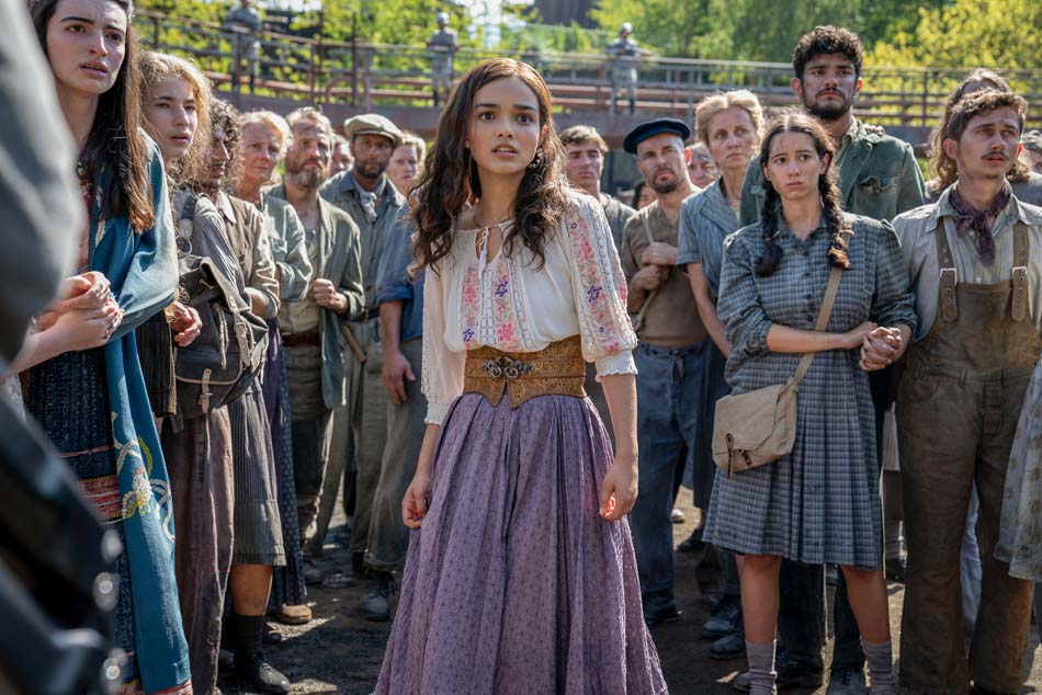 The Hunger Games: The Ballad of Songbirds & Snakes Parents Guide
